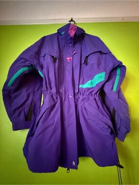 Helly Hansen Purple Ski Jacket with Teal Accents